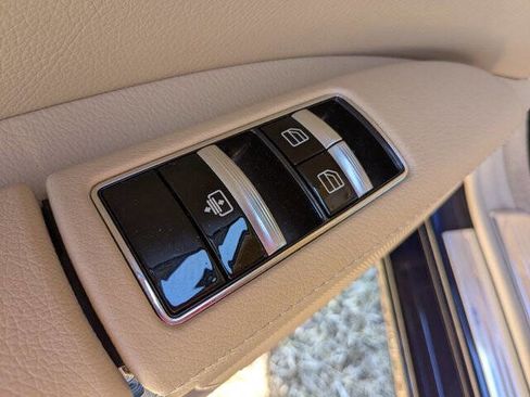 Used 2013 Mercedes-Benz S 550 4MATIC image 31