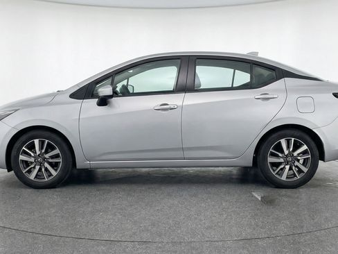 Used 2025 Nissan Versa SV FWD image 5