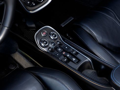 Used 2020 McLaren 600LT Spider image 26