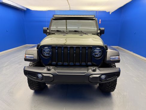 Used 2021 Jeep Wrangler Sport AWD/4WD image 3
