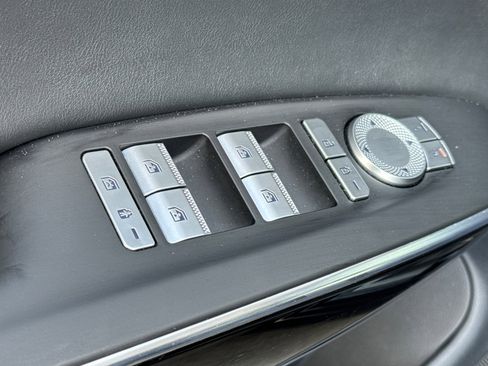 Used 2025 Genesis GV70 2.5T AWD/4WD image 14