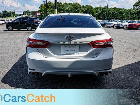 Used 2019 Toyota Camry XSE FWD image 12