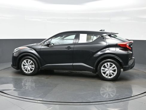 Used 2021 Toyota C-HR LE FWD image 3