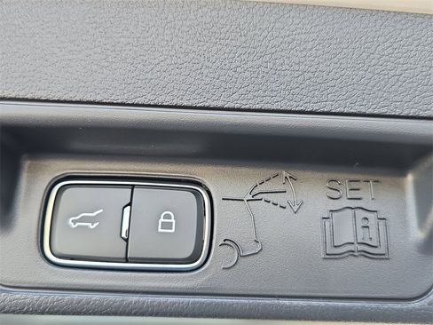 New 2025 Ford Explorer Active w/ Active Comfort Package image 13