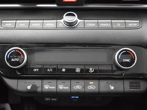 Used 2025 Hyundai Elantra SEL image 33