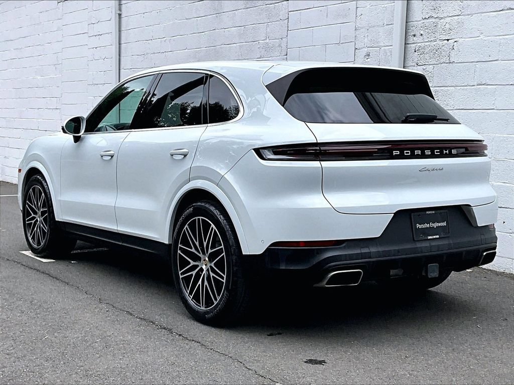 Certified 2024 Porsche Cayenne AWD/4WD image 3