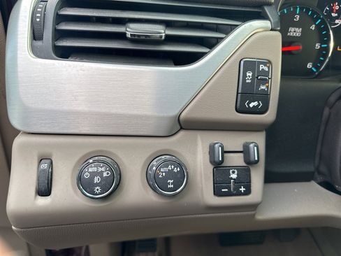 Used 2017 GMC Yukon SLT w/ Open Road Package image 25