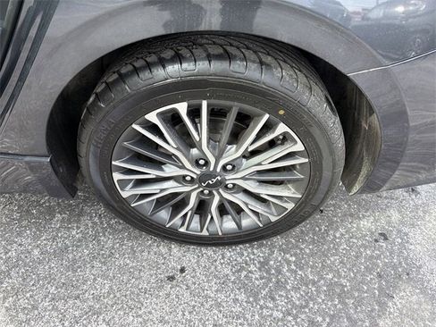 Used 2022 Kia Forte GT-Line w/ GT-Line Technology Package image 11