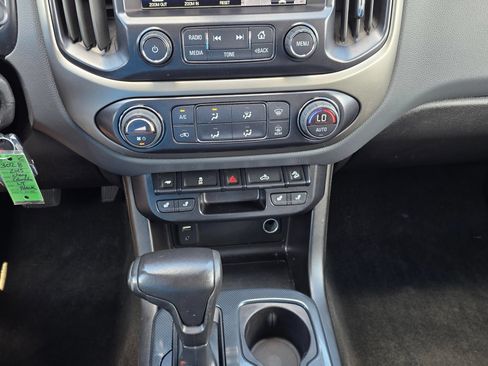 Used 2015 Chevrolet Colorado Z71 AWD/4WD image 18