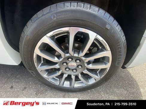 Certified 2022 GMC Acadia Denali w/ Denali Technology Package AWD/4WD image 36