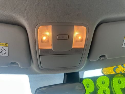 Used 2025 Kia Soul LX w/ LX Technology Package FWD image 19