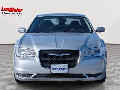 Used 2019 Chrysler 300 Touring image 8