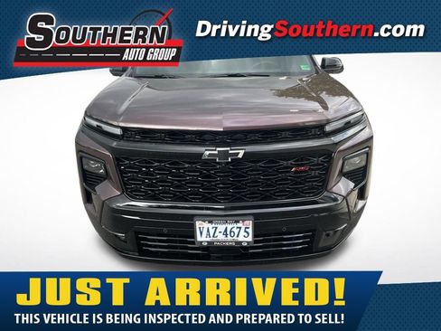 Used 2026 Chevrolet Traverse RS FWD image 1