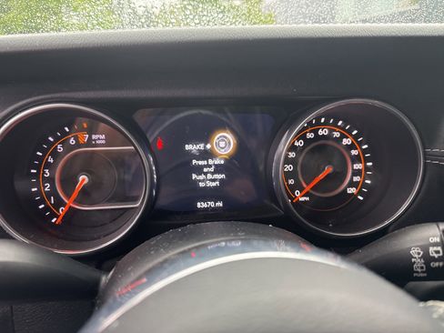 Used 2018 Jeep Wrangler Unlimited Sahara AWD/4WD image 4