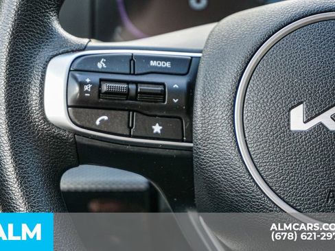 Used 2025 Kia Sportage LX FWD image 29