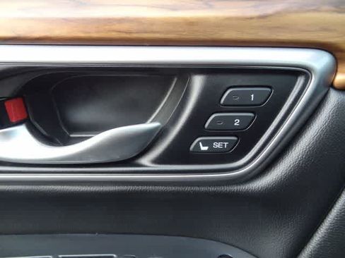 Used 2020 Honda CR-V Touring image 17