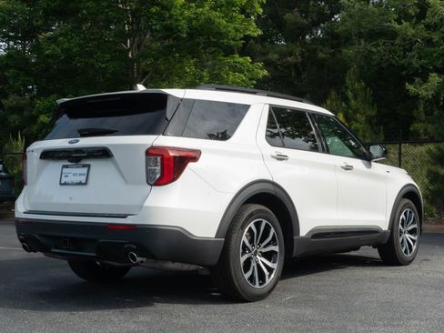 Used 2024 Ford Explorer ST-Line w/ Class IV Trailer Tow Package RWD image 16