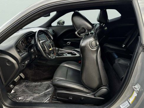 Used 2017 Dodge Challenger SXT Plus image 33