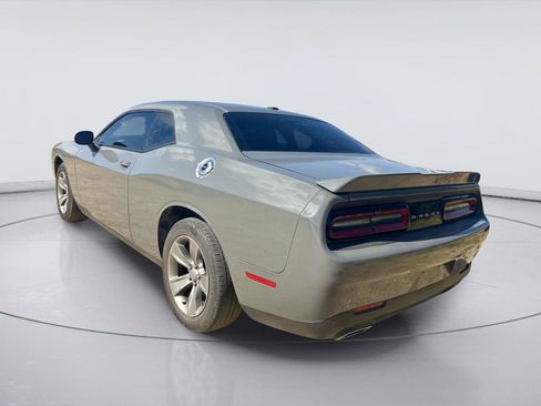 Used 2019 Dodge Challenger SXT RWD image 7