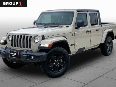 Used 2022 Jeep Gladiator Sport AWD/4WD image 1