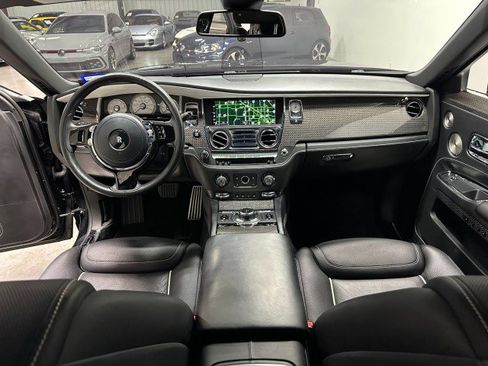 Used 2018 Rolls-Royce Ghost RWD image 20
