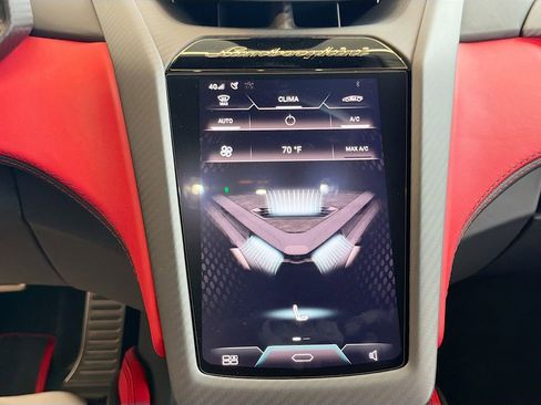 Used 2024 Lamborghini Revuelto image 30