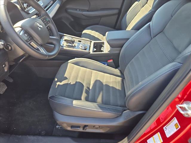 Used 2024 Mitsubishi Outlander SE FWD image 15