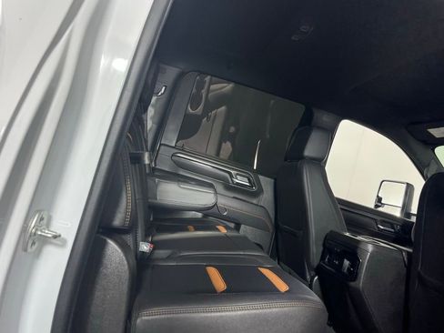 Used 2025 GMC Sierra 2500 AT4 image 29