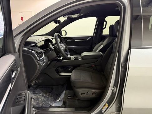 Certified 2025 GMC Acadia Elevation image 12