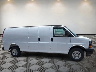 New 2026 Chevrolet Express 2500 Extended w/ Driver Convenience Package