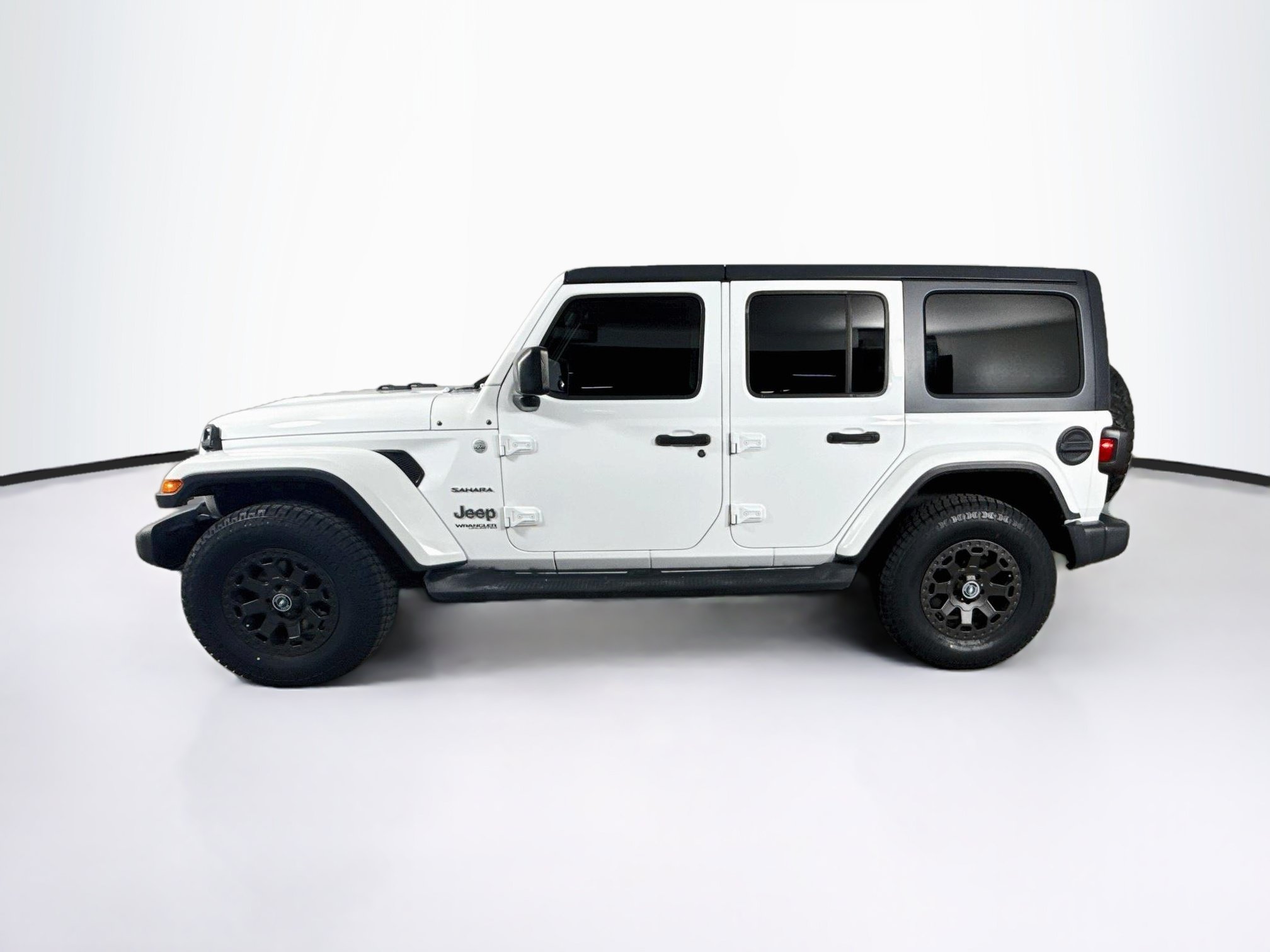 Used 2019 Jeep Wrangler Unlimited Sahara AWD/4WD image 7