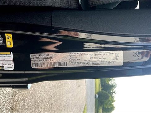 New 2025 Jeep Gladiator Sport image 13