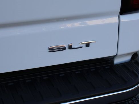 Used 2024 GMC Sierra 1500 SLT image 17