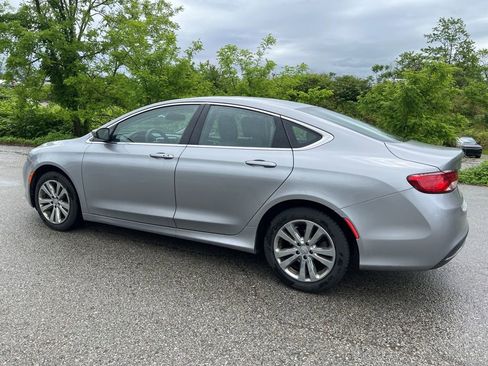 Used 2016 Chrysler 200 Limited FWD image 3