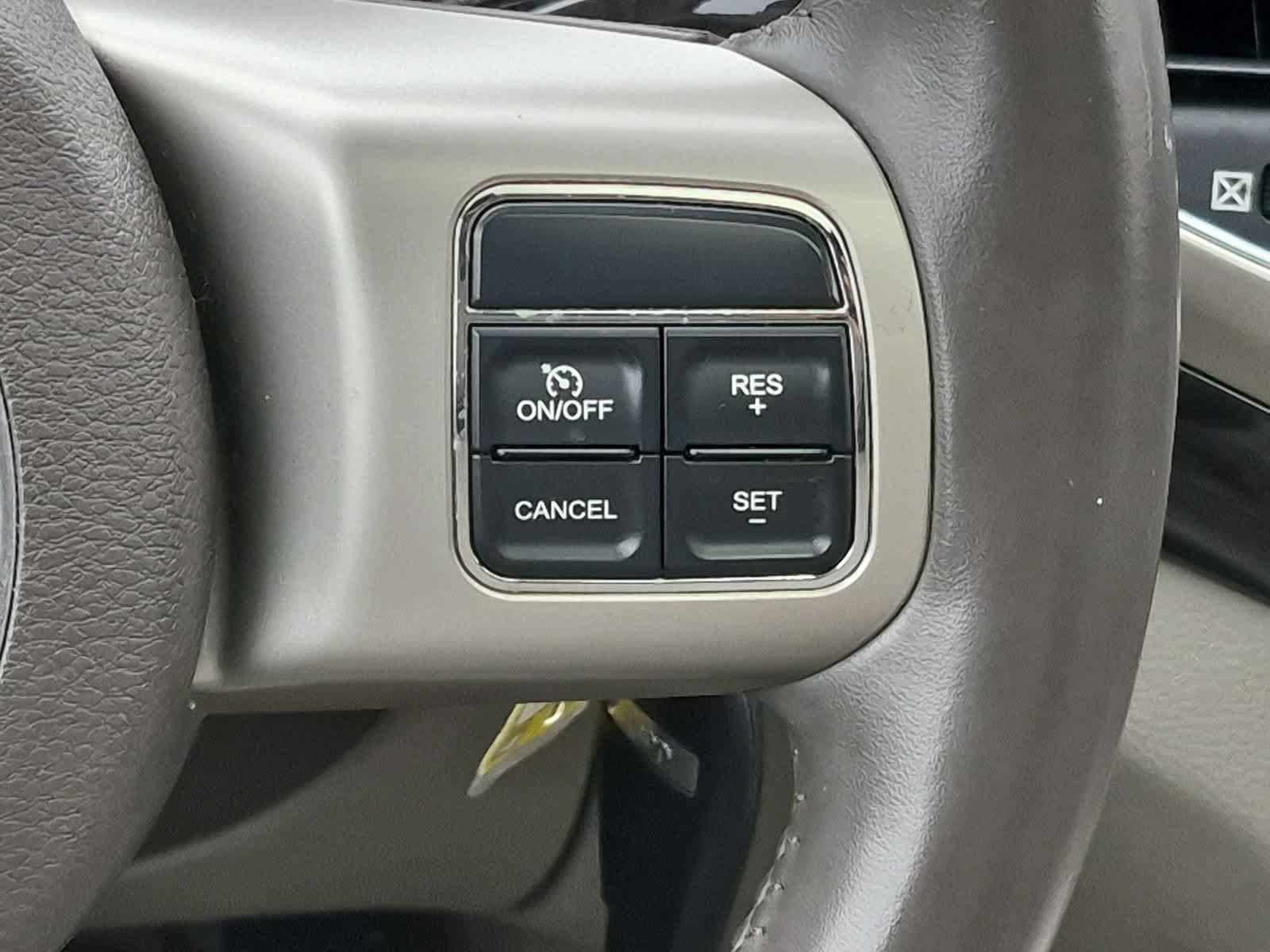 Used 2011 Jeep Grand Cherokee Laredo AWD/4WD image 26