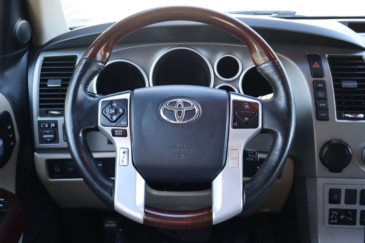 Used 2014 Toyota Sequoia Platinum RWD image 18