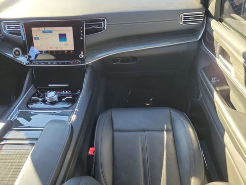 Used 2022 Jeep Wagoneer Series III image 13