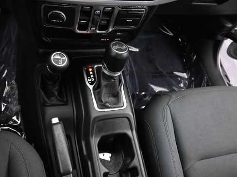 Used 2018 Jeep Wrangler Unlimited Sport S AWD/4WD image 20