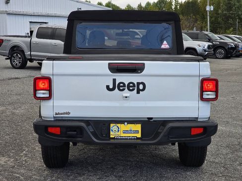 Used 2024 Jeep Gladiator Sport image 25