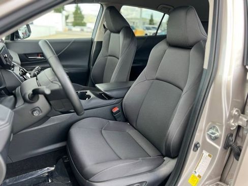 Certified 2024 Toyota Venza LE image 13