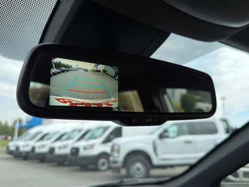 Used 2018 Toyota C-HR XLE FWD image 24