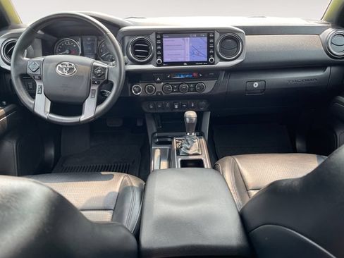 Used 2023 Toyota Tacoma TRD Off-Road w/ TRD Premium Off Road Package AWD/4WD image 10