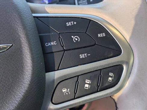 Used 2018 Chrysler Pacifica Limited w/ Advanced Safetytec Group image 15