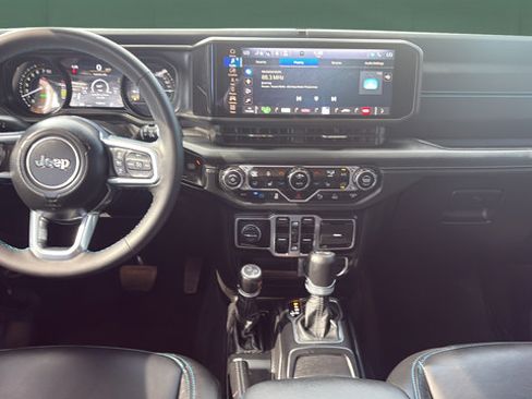 Used 2024 Jeep Wrangler High Altitude AWD/4WD image 19