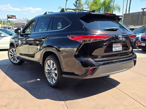 Used 2022 Toyota Highlander Limited image 11
