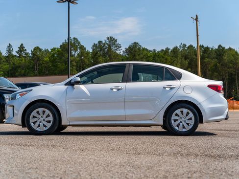 Used 2019 Kia Rio S FWD image 4