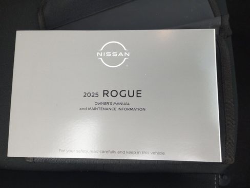 Used 2025 Nissan Rogue S image 34