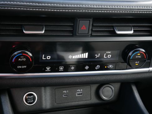 Used 2023 Nissan Rogue SV AWD/4WD image 23