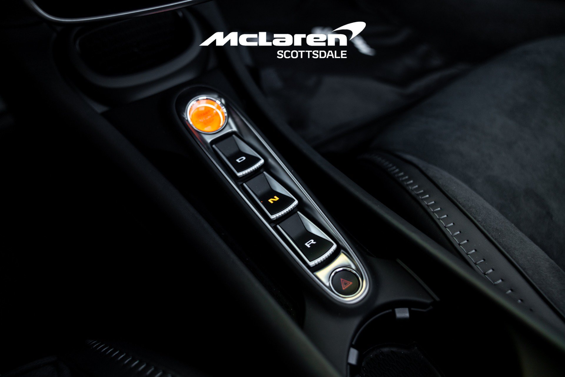 Used 2025 McLaren Artura Spider RWD image 28