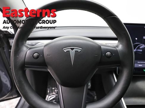 Used 2018 Tesla Model 3 Long Range RWD image 10